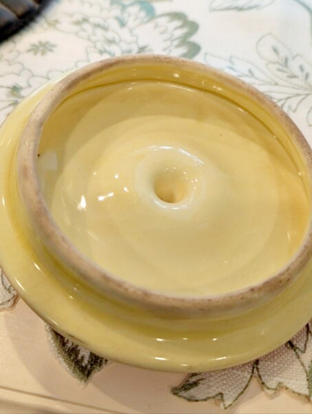 1940's Hull Pottery Blushing Apple Cookie Jar with Lid Vintage antique - Picture 8 of 9